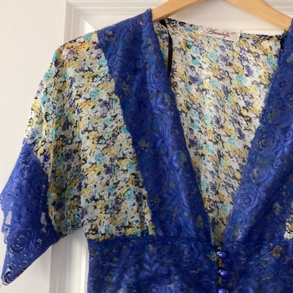 Annabelle top medium lace floral
Blue short sleeves Y2K - Picture 6 of 11